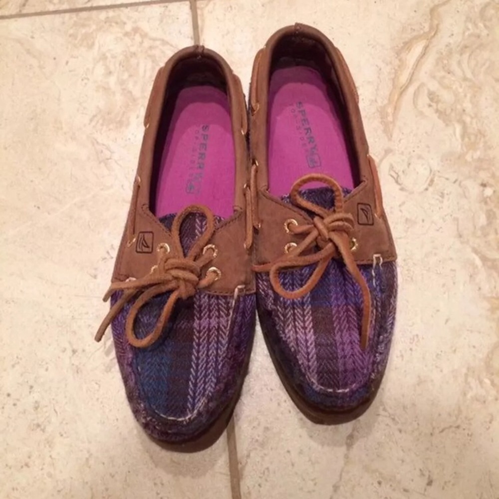 Sperrys size 5